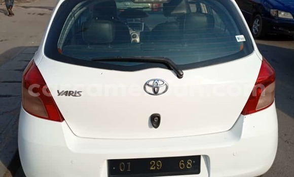 Acheter Neuf Voiture Toyota Yaris Blanc à Douala, Littoral Cameroon Acheter Neuf Voiture Toyota Yaris Blanc à Douala, Littoral Cameroon