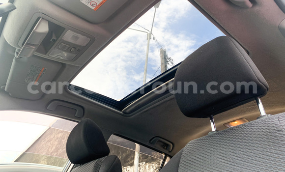 Sayi Na hannu Toyota RAV4 Sauran Mota in Douala a Ƙasar Kamaru Sayi Na hannu Toyota RAV4 Sauran Mota in Douala a Ƙasar Kamaru