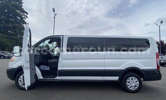 Acheter Neuf Voiture FORD MUSTANG Blanc à Yaoundé, Central Cameroon Acheter Neuf Voiture FORD MUSTANG Blanc à Yaoundé, Central Cameroon