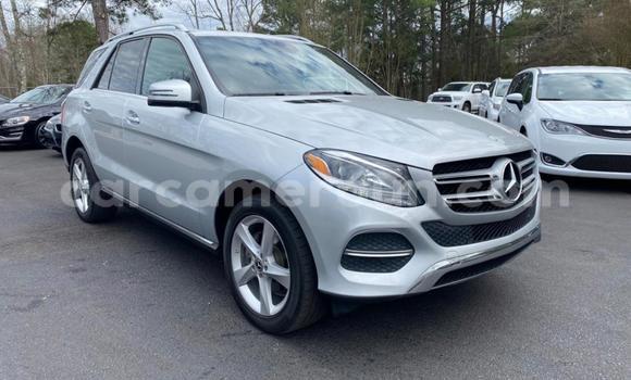 Sayi Imported Mercedes‒Benz GLE Azurfa Mota in Douala a Ƙasar Kamaru Sayi Imported Mercedes‒Benz GLE Azurfa Mota in Douala a Ƙasar Kamaru