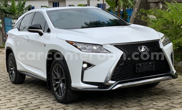 Sayi Imported Lexus RX 350 White Mota in Douala a Ƙasar Kamaru Sayi Imported Lexus RX 350 White Mota in Douala a Ƙasar Kamaru