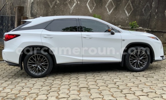 Sayi Imported Lexus RX 350 White Mota in Douala a Ƙasar Kamaru Sayi Imported Lexus RX 350 White Mota in Douala a Ƙasar Kamaru