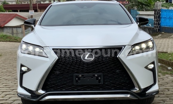 Sayi Imported Lexus RX 350 White Mota in Douala a Ƙasar Kamaru Sayi Imported Lexus RX 350 White Mota in Douala a Ƙasar Kamaru