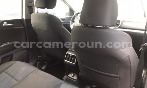 Sayi Na hannu Kia Sportage White Mota in Douala a Ƙasar Kamaru Sayi Na hannu Kia Sportage White Mota in Douala a Ƙasar Kamaru