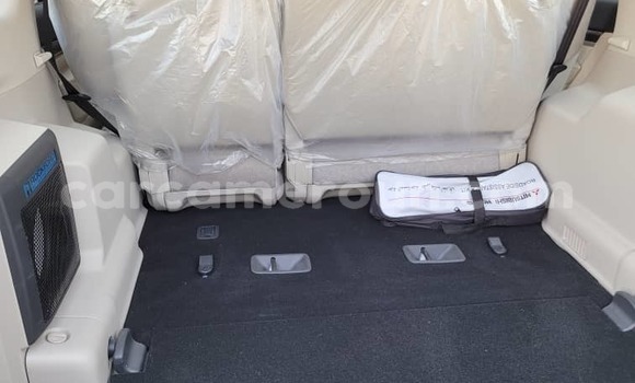 Sayi Imported Mitsubishi Pajero White Mota in Douala a Ƙasar Kamaru Sayi Imported Mitsubishi Pajero White Mota in Douala a Ƙasar Kamaru