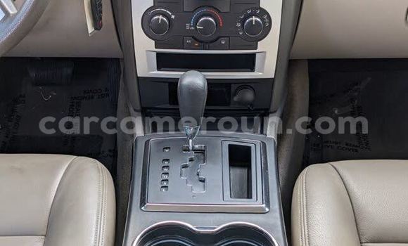 Sayi Na hannu Chrysler 300C Black Mota in Douala a Ƙasar Kamaru