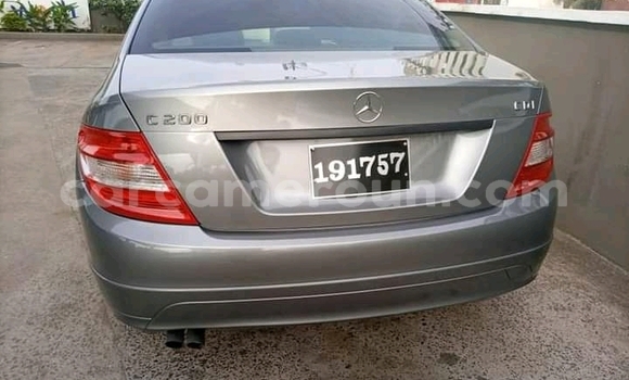 Sayi Imported Mercedes‒Benz C–Class Azurfa Mota in Douala a Ƙasar Kamaru Sayi Imported Mercedes‒Benz C–Class Azurfa Mota in Douala a Ƙasar Kamaru