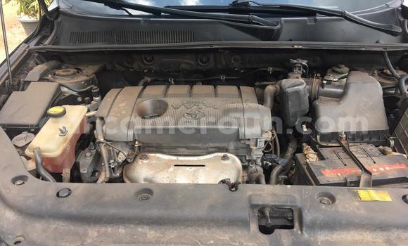 Sayi Imported Toyota RAV4 Black Mota in Douala a Ƙasar Kamaru Sayi Imported Toyota RAV4 Black Mota in Douala a Ƙasar Kamaru