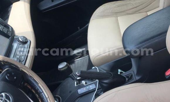 Sayi Imported Toyota RAV4 Black Mota in Douala a Ƙasar Kamaru Sayi Imported Toyota RAV4 Black Mota in Douala a Ƙasar Kamaru