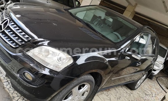 Sayi Imported Mercedes‒Benz ML–Class Black Mota in Douala a Ƙasar Kamaru Sayi Imported Mercedes‒Benz ML–Class Black Mota in Douala a Ƙasar Kamaru