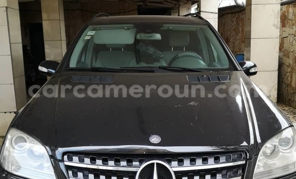 Sayi Imported Mercedes‒Benz ML–Class Black Mota in Douala a Ƙasar Kamaru Sayi Imported Mercedes‒Benz ML–Class Black Mota in Douala a Ƙasar Kamaru