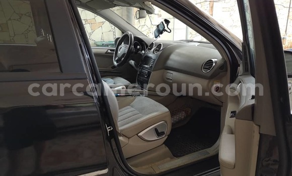 Sayi Imported Mercedes‒Benz ML–Class Black Mota in Douala a Ƙasar Kamaru Sayi Imported Mercedes‒Benz ML–Class Black Mota in Douala a Ƙasar Kamaru