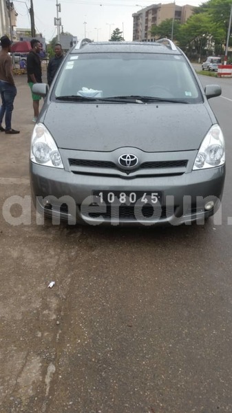 Big with watermark toyota corolla verso littoral cameroon douala 8013