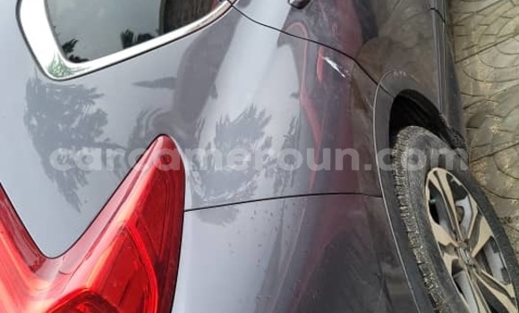 Sayi Imported Honda CR–V Azurfa Mota in Douala a Ƙasar Kamaru Sayi Imported Honda CR–V Azurfa Mota in Douala a Ƙasar Kamaru