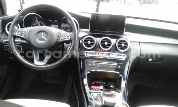 Sayi Imported Mercedes‒Benz C–Class Black Mota in Douala a Ƙasar Kamaru Sayi Imported Mercedes‒Benz C–Class Black Mota in Douala a Ƙasar Kamaru