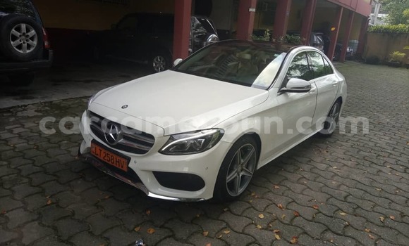 Sayi Na hannu Mercedes‒Benz C–Class White Mota in Douala a Ƙasar Kamaru Sayi Na hannu Mercedes‒Benz C–Class White Mota in Douala a Ƙasar Kamaru