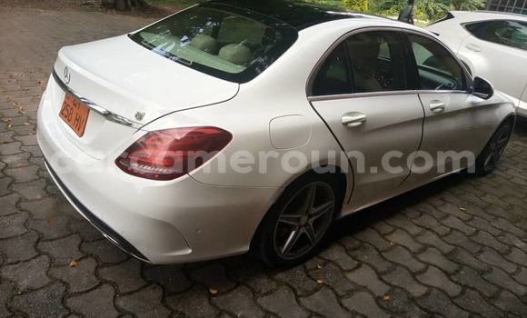 Sayi Na hannu Mercedes‒Benz C–Class White Mota in Douala a Ƙasar Kamaru Sayi Na hannu Mercedes‒Benz C–Class White Mota in Douala a Ƙasar Kamaru