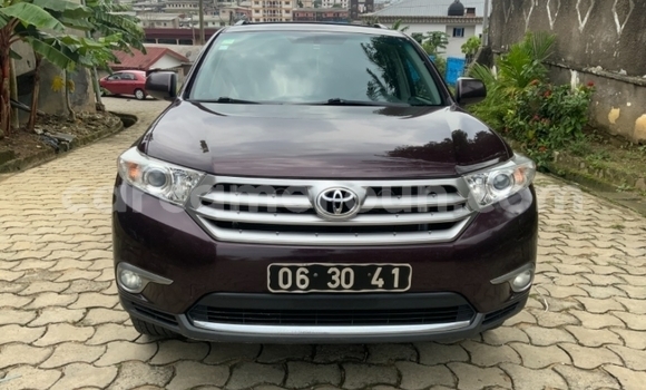 Sayi Imported Toyota Highlander Sauran Mota in Douala a Ƙasar Kamaru Sayi Imported Toyota Highlander Sauran Mota in Douala a Ƙasar Kamaru