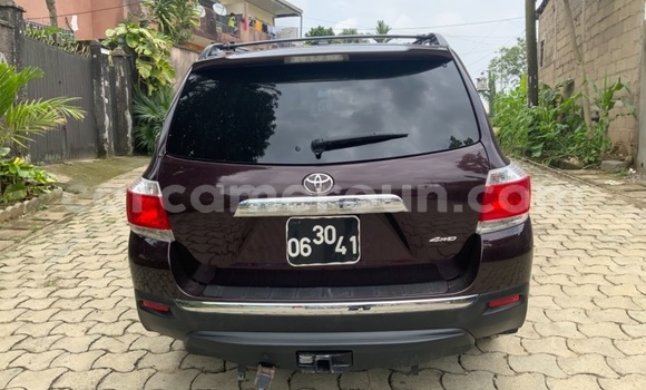 Sayi Imported Toyota Highlander Sauran Mota in Douala a Ƙasar Kamaru Sayi Imported Toyota Highlander Sauran Mota in Douala a Ƙasar Kamaru