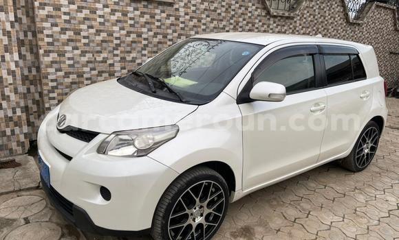 Sayi Na hannu Toyota IST White Mota in Douala a Ƙasar Kamaru Sayi Na hannu Toyota IST White Mota in Douala a Ƙasar Kamaru