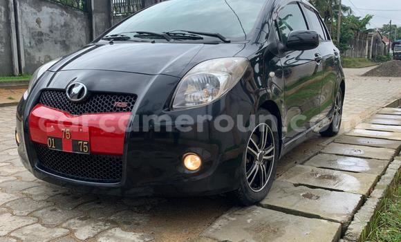 Sayi Na hannu Toyota Yaris Black Mota in Douala a Ƙasar Kamaru Sayi Na hannu Toyota Yaris Black Mota in Douala a Ƙasar Kamaru