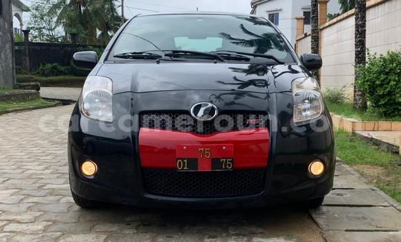 Sayi Na hannu Toyota Yaris Black Mota in Douala a Ƙasar Kamaru Sayi Na hannu Toyota Yaris Black Mota in Douala a Ƙasar Kamaru