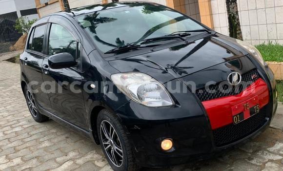 Sayi Na hannu Toyota Yaris Black Mota in Douala a Ƙasar Kamaru Sayi Na hannu Toyota Yaris Black Mota in Douala a Ƙasar Kamaru