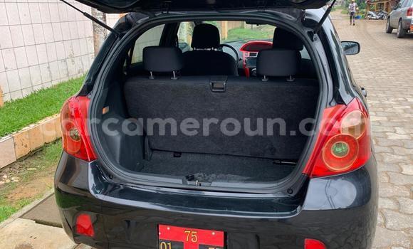 Sayi Na hannu Toyota Yaris Black Mota in Douala a Ƙasar Kamaru Sayi Na hannu Toyota Yaris Black Mota in Douala a Ƙasar Kamaru