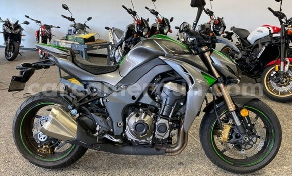 Buy Used BMW S 1000 Green Bike in Bafoussam in West Cameroon Buy Used BMW S 1000 Green Bike in Bafoussam in West Cameroon