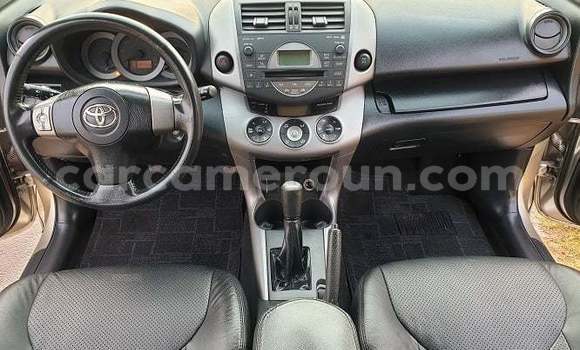 Acheter Neuf Voiture Toyota RAV4 Beige à Yaoundé, Central Cameroon Acheter Neuf Voiture Toyota RAV4 Beige à Yaoundé, Central Cameroon