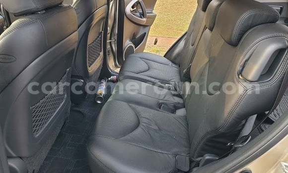 Acheter Neuf Voiture Toyota RAV4 Beige à Yaoundé, Central Cameroon Acheter Neuf Voiture Toyota RAV4 Beige à Yaoundé, Central Cameroon