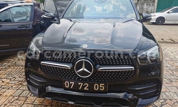 Sayi Imported Mercedes‒Benz GLE Black Mota in Douala a Ƙasar Kamaru Sayi Imported Mercedes‒Benz GLE Black Mota in Douala a Ƙasar Kamaru