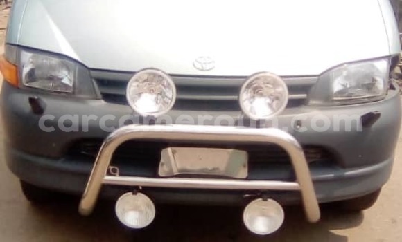 Sayi Na hannu Toyota Hiace Azurfa Mota in Douala a Ƙasar Kamaru Sayi Na hannu Toyota Hiace Azurfa Mota in Douala a Ƙasar Kamaru