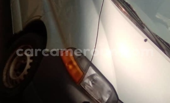 Sayi Na hannu Toyota Hiace Azurfa Mota in Douala a Ƙasar Kamaru Sayi Na hannu Toyota Hiace Azurfa Mota in Douala a Ƙasar Kamaru