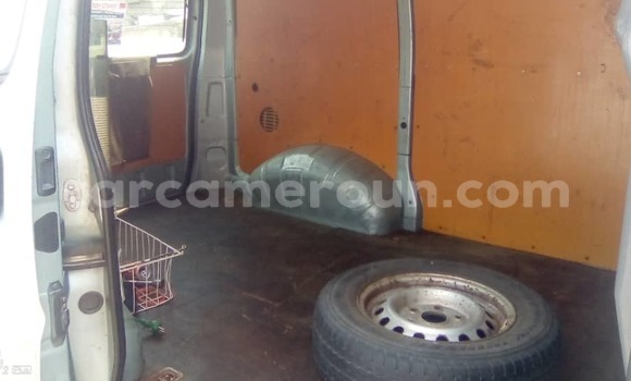 Sayi Na hannu Toyota Hiace Azurfa Mota in Douala a Ƙasar Kamaru Sayi Na hannu Toyota Hiace Azurfa Mota in Douala a Ƙasar Kamaru