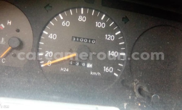 Sayi Na hannu Toyota Hiace Azurfa Mota in Douala a Ƙasar Kamaru Sayi Na hannu Toyota Hiace Azurfa Mota in Douala a Ƙasar Kamaru