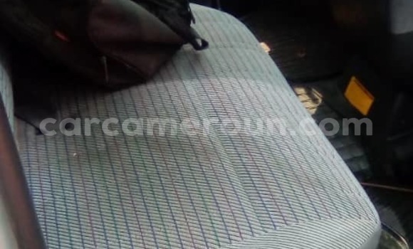 Sayi Na hannu Toyota Hiace Azurfa Mota in Douala a Ƙasar Kamaru Sayi Na hannu Toyota Hiace Azurfa Mota in Douala a Ƙasar Kamaru