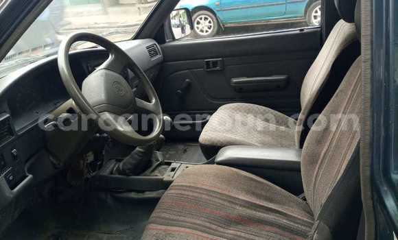 Sayi Na hannu Toyota Hilux Sauran Mota in Douala a Ƙasar Kamaru Sayi Na hannu Toyota Hilux Sauran Mota in Douala a Ƙasar Kamaru