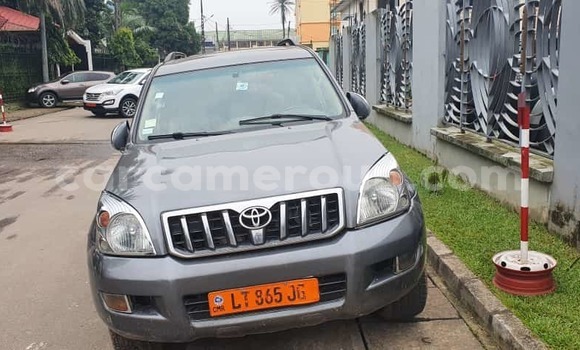 Sayi Na hannu Toyota Prado Azurfa Mota in Douala a Ƙasar Kamaru Sayi Na hannu Toyota Prado Azurfa Mota in Douala a Ƙasar Kamaru