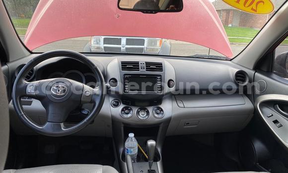Sayi Sabo Toyota RAV4 Red Mota in Douala a Ƙasar Kamaru Sayi Sabo Toyota RAV4 Red Mota in Douala a Ƙasar Kamaru