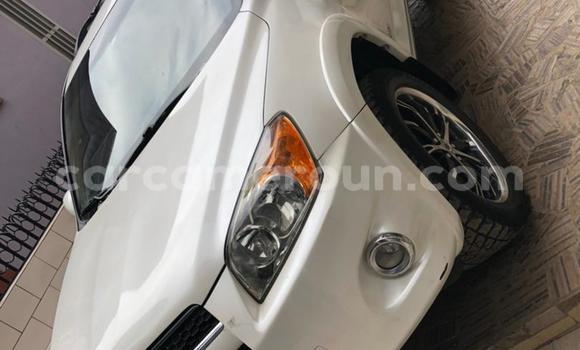 Sayi Sabo Toyota RAV4 White Mota in Douala a Ƙasar Kamaru Sayi Sabo Toyota RAV4 White Mota in Douala a Ƙasar Kamaru