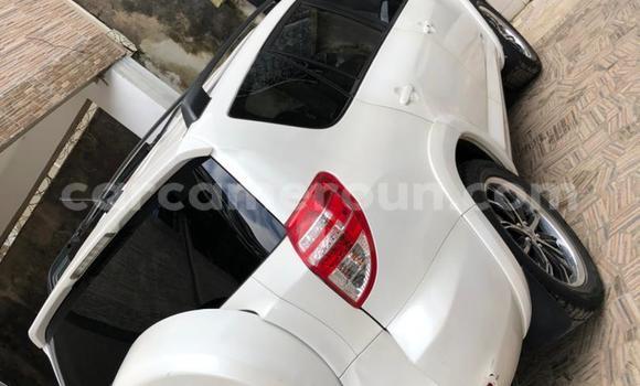 Sayi Sabo Toyota RAV4 White Mota in Douala a Ƙasar Kamaru Sayi Sabo Toyota RAV4 White Mota in Douala a Ƙasar Kamaru