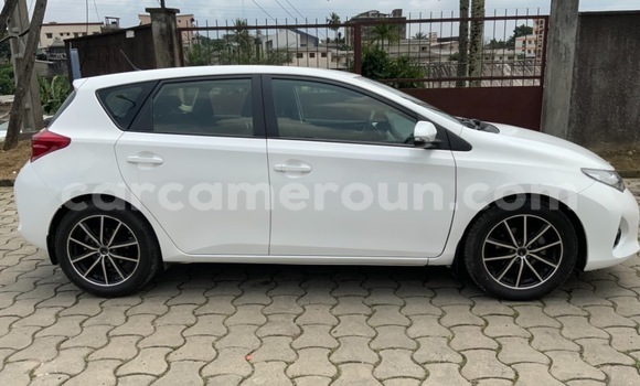 Acheter Occasion Voiture Toyota Corolla Blanc à Douala, Littoral Cameroon Acheter Occasion Voiture Toyota Corolla Blanc à Douala, Littoral Cameroon