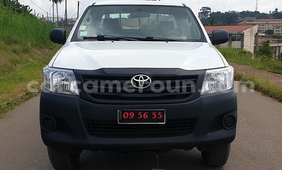 Acheter Neuf Voiture Toyota Hilux Blanc à Yaoundé, Central Cameroon Acheter Neuf Voiture Toyota Hilux Blanc à Yaoundé, Central Cameroon