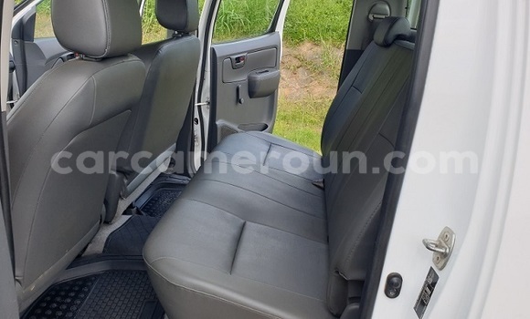 Acheter Neuf Voiture Toyota Hilux Blanc à Yaoundé, Central Cameroon Acheter Neuf Voiture Toyota Hilux Blanc à Yaoundé, Central Cameroon