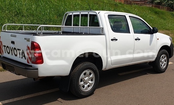 Acheter Neuf Voiture Toyota Hilux Blanc à Yaoundé, Central Cameroon Acheter Neuf Voiture Toyota Hilux Blanc à Yaoundé, Central Cameroon
