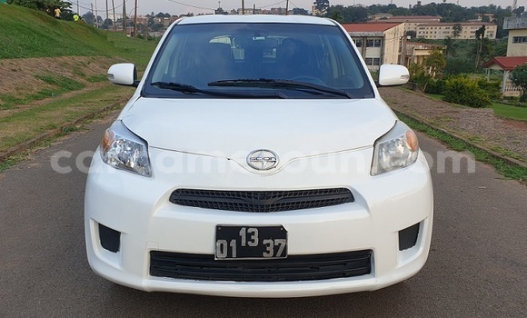 Sayi Sabo Toyota IST White Mota in Yaounde a Babban Kamaru Sayi Sabo Toyota IST White Mota in Yaounde a Babban Kamaru
