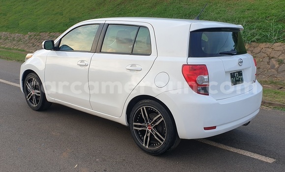 Sayi Sabo Toyota IST White Mota in Yaounde a Babban Kamaru Sayi Sabo Toyota IST White Mota in Yaounde a Babban Kamaru