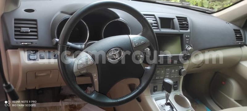 Big with watermark toyota highlander central cameroon yaounde 8137