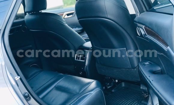 Sayi Imported Lexus RX 350 Azurfa Mota in Douala a Ƙasar Kamaru Sayi Imported Lexus RX 350 Azurfa Mota in Douala a Ƙasar Kamaru